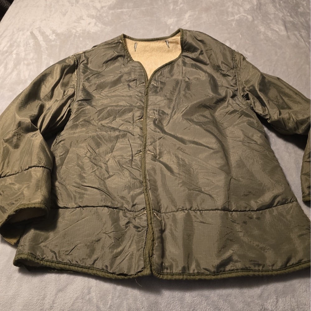 Vintage M-1951 Wool Field Jacket Liner Medium Green Button US Military Army Coat